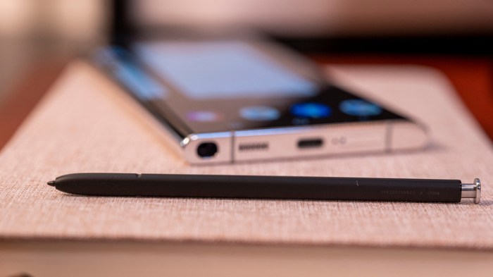 Samsung Galaxy S22 Ultra stylus included for sale